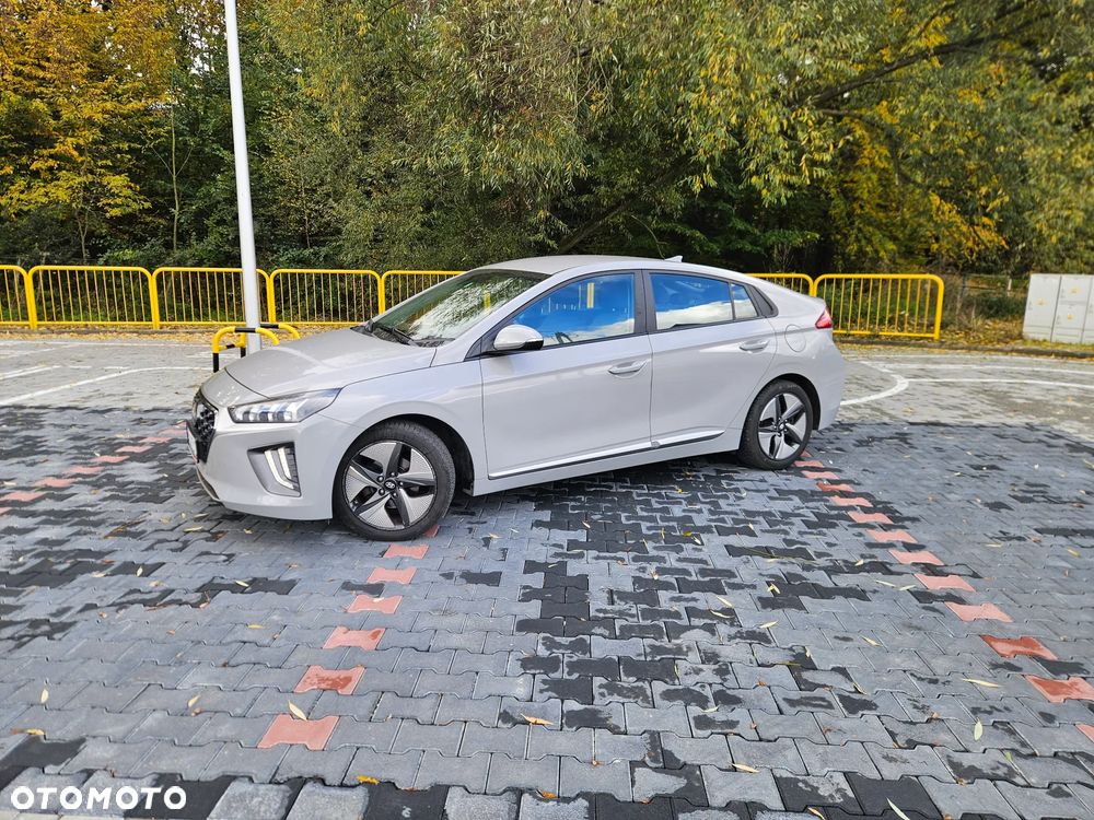 Hyundai IONIQ Hybrid Business - 4