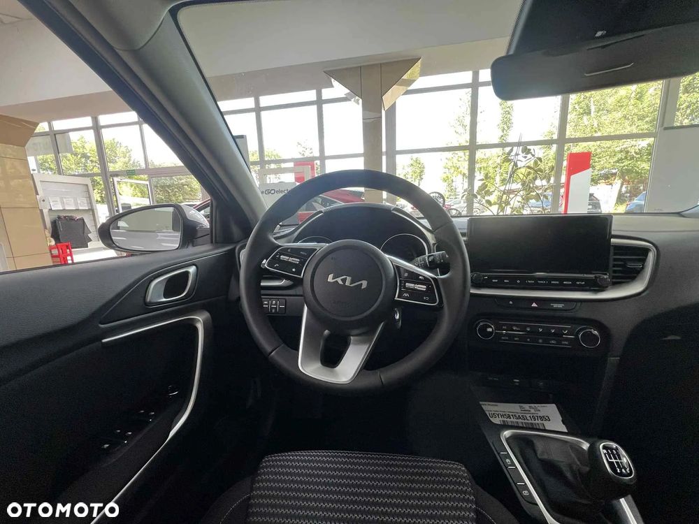 Kia Ceed 1.5 T-GDI M - 10