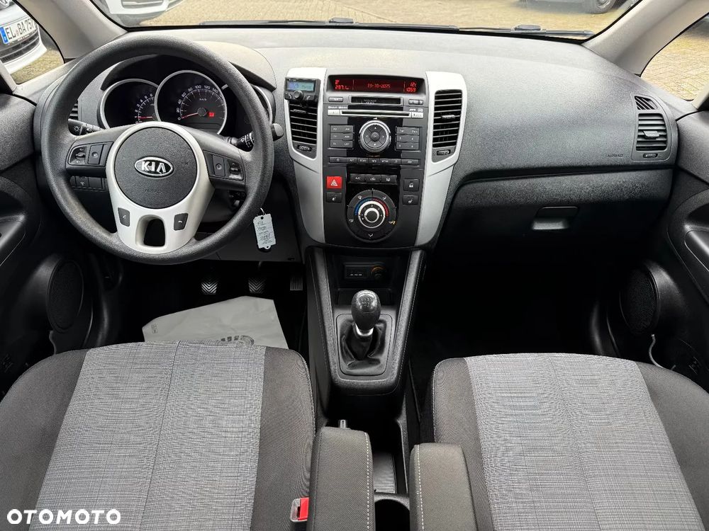 Kia Venga 1.4 L - 8