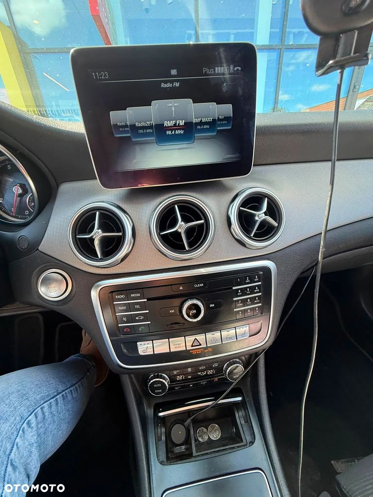 Mercedes-Benz GLA 200 7G-DCT Urban - 2