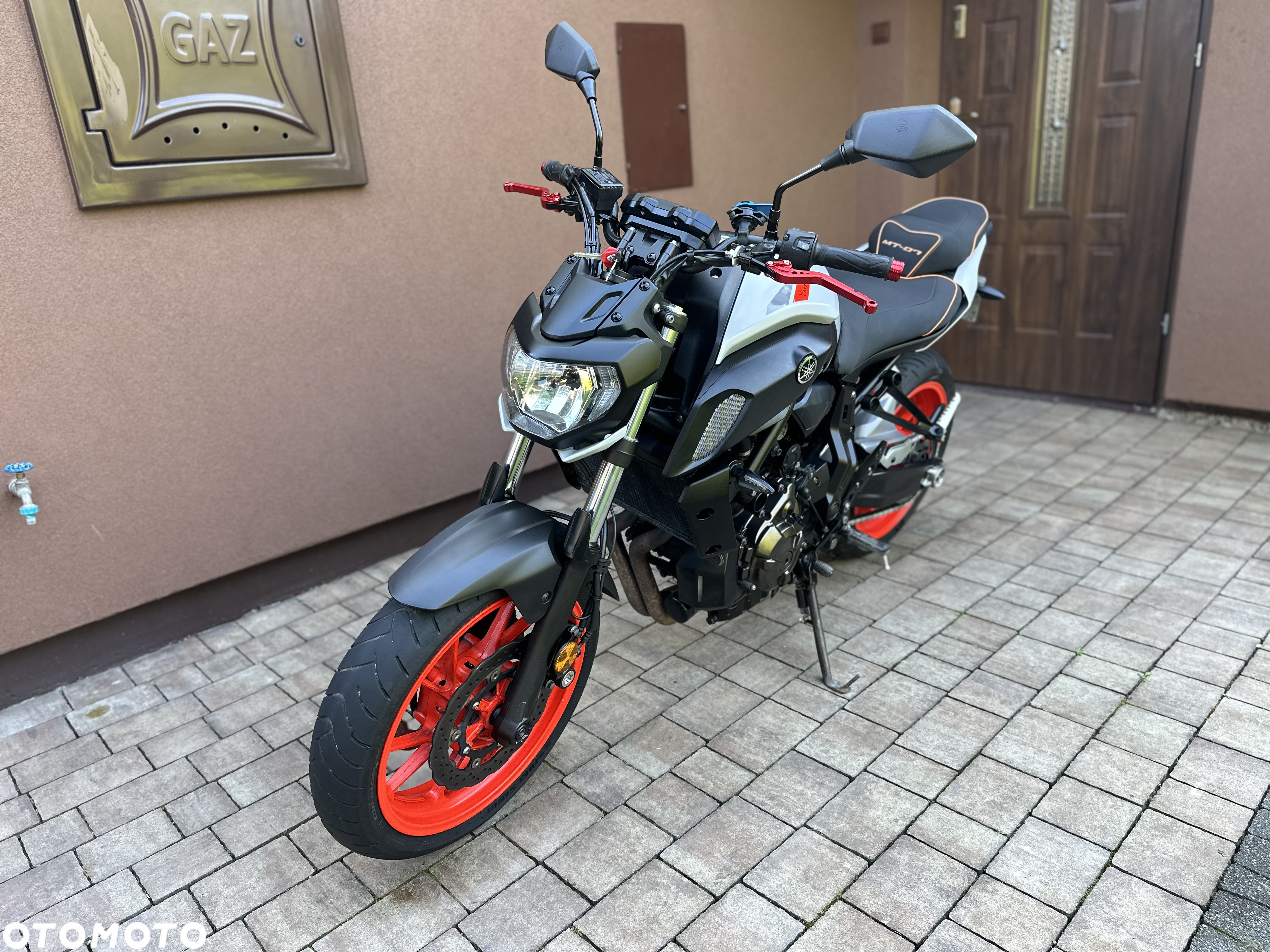 Yamaha MT - 16