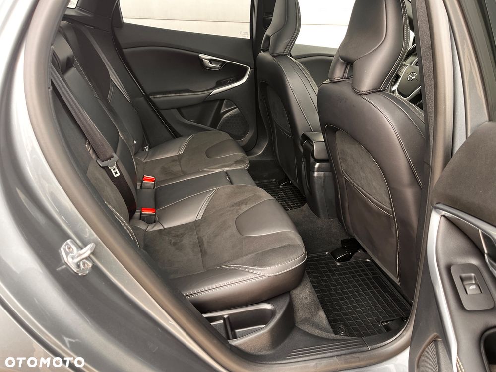 Volvo V40 T3 Geartronic RDesign - 39