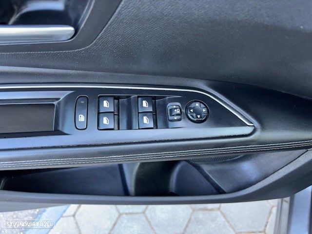 Peugeot 5008 1.6 BlueHDi Allure J18 - 20