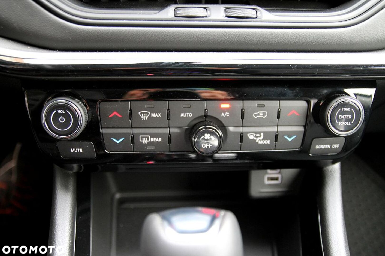 Jeep Compass - 23
