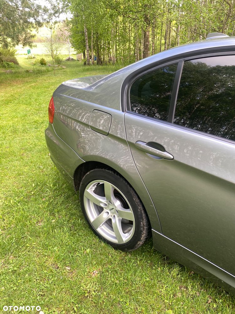 BMW Seria 3 320d - 4