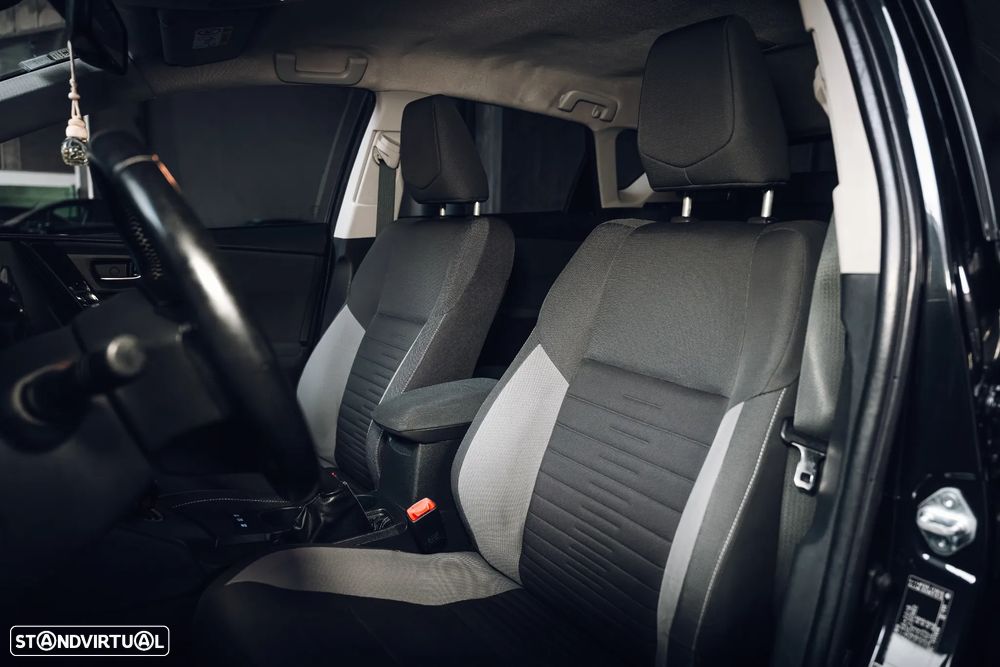 Toyota Auris 1.8 HSD Sport+Navi - 18