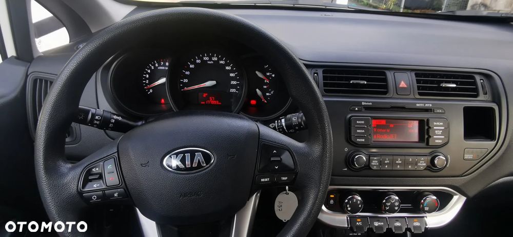 Kia Rio 1.2 Edition 7 - 11