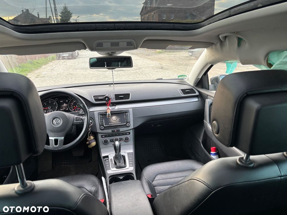 Volkswagen Passat 2.0 TDI DSG BlueMotion Technology Comfortline - 13