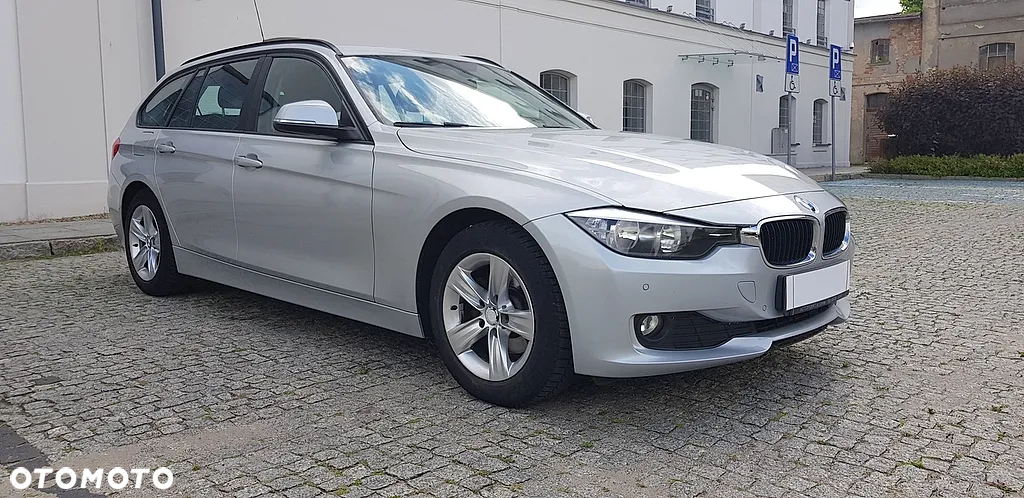 BMW Seria 3 318d DPF Touring Edition Sport - 3