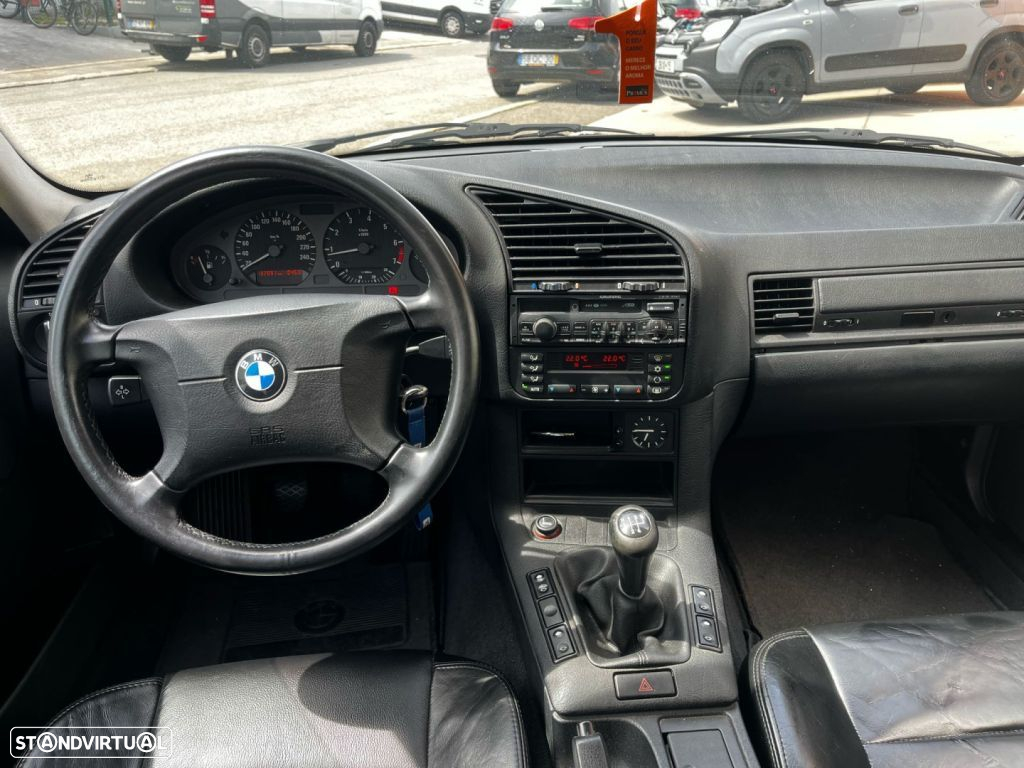 BMW 318 iS M Sport - 7