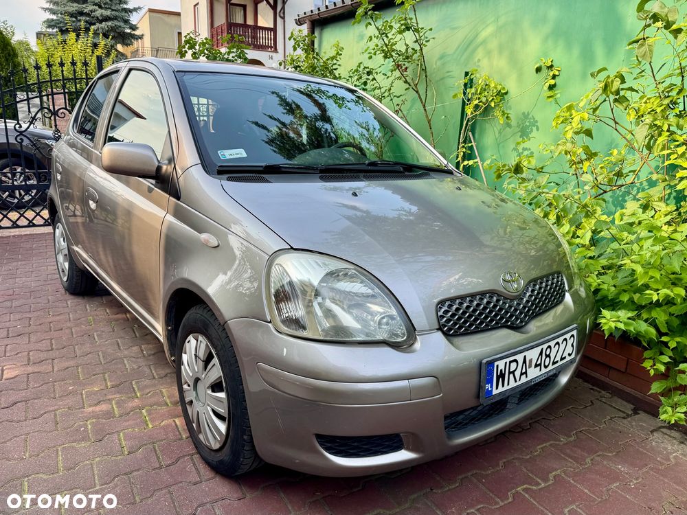 Toyota Yaris - 1