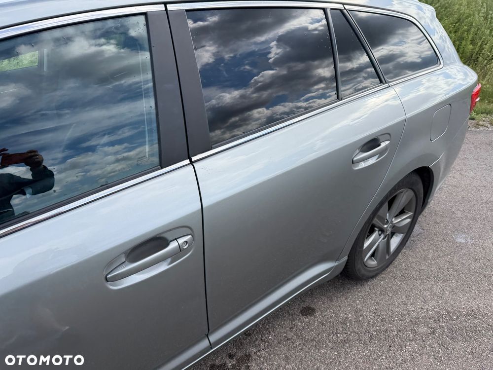 Toyota Avensis 2.0 D-4D Edition (2014) - 9