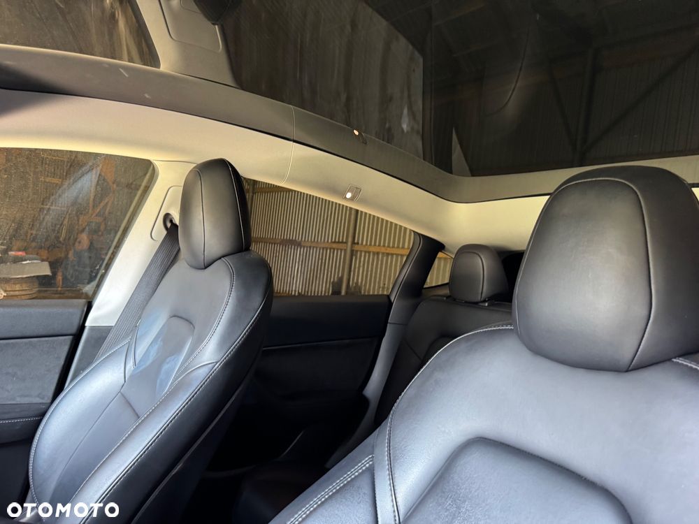 Tesla Model Y Performance Dual Motor AWD - 26