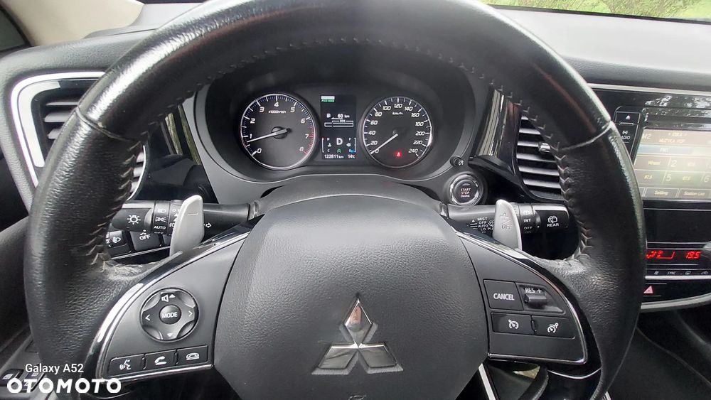 Mitsubishi Outlander - 32