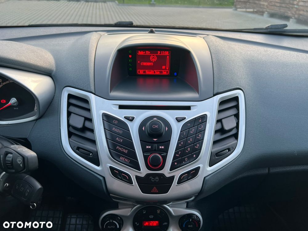 Ford Fiesta 1.4 Titanium EU5 - 21