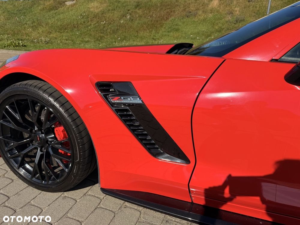 Chevrolet Corvette - 11