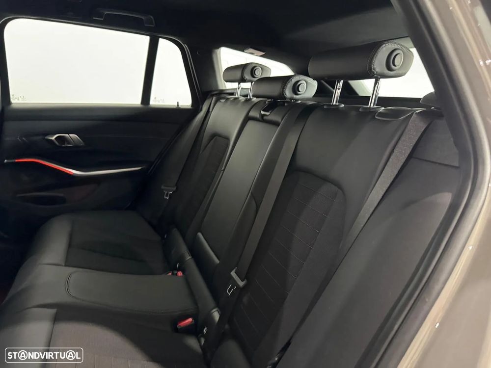 BMW 330 e Touring Pack M Auto - 13