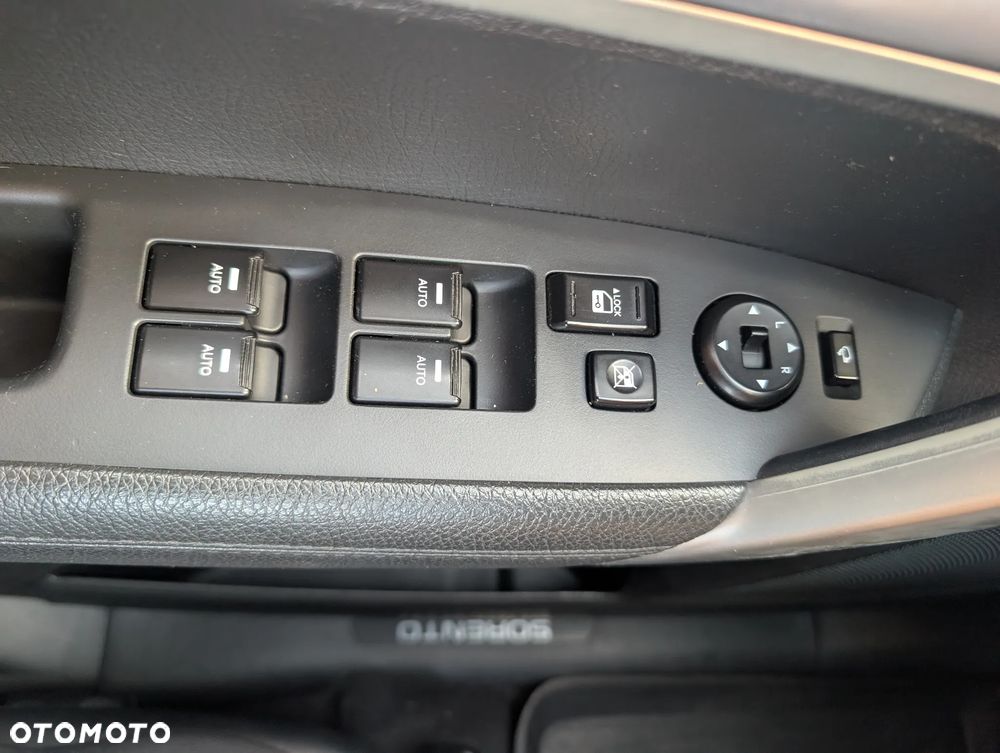 Kia Sorento 2.0 CRDI M - 32