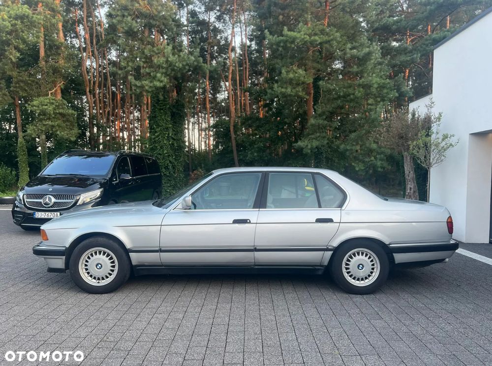 BMW Seria 7 740i V8 - 3