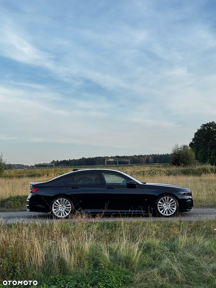 BMW Seria 7 745e sport - 2