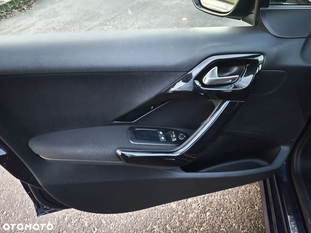 Peugeot 208 82 VTI Style - 13