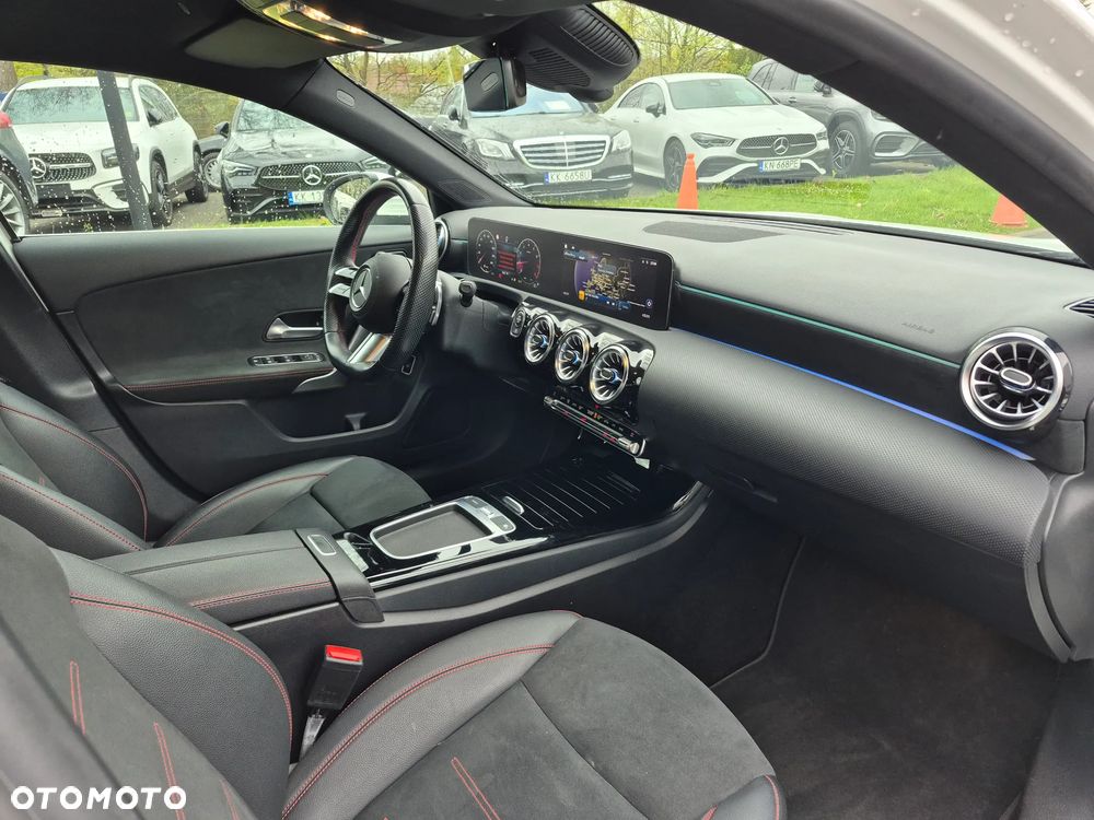 Mercedes-Benz Klasa A 200 AMG Line 7G-DCT - 29