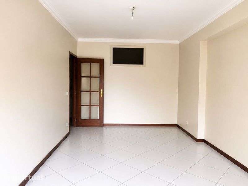 Arrendo apartamento T1+1 em Lamaçaes - Grande imagem: 4/6