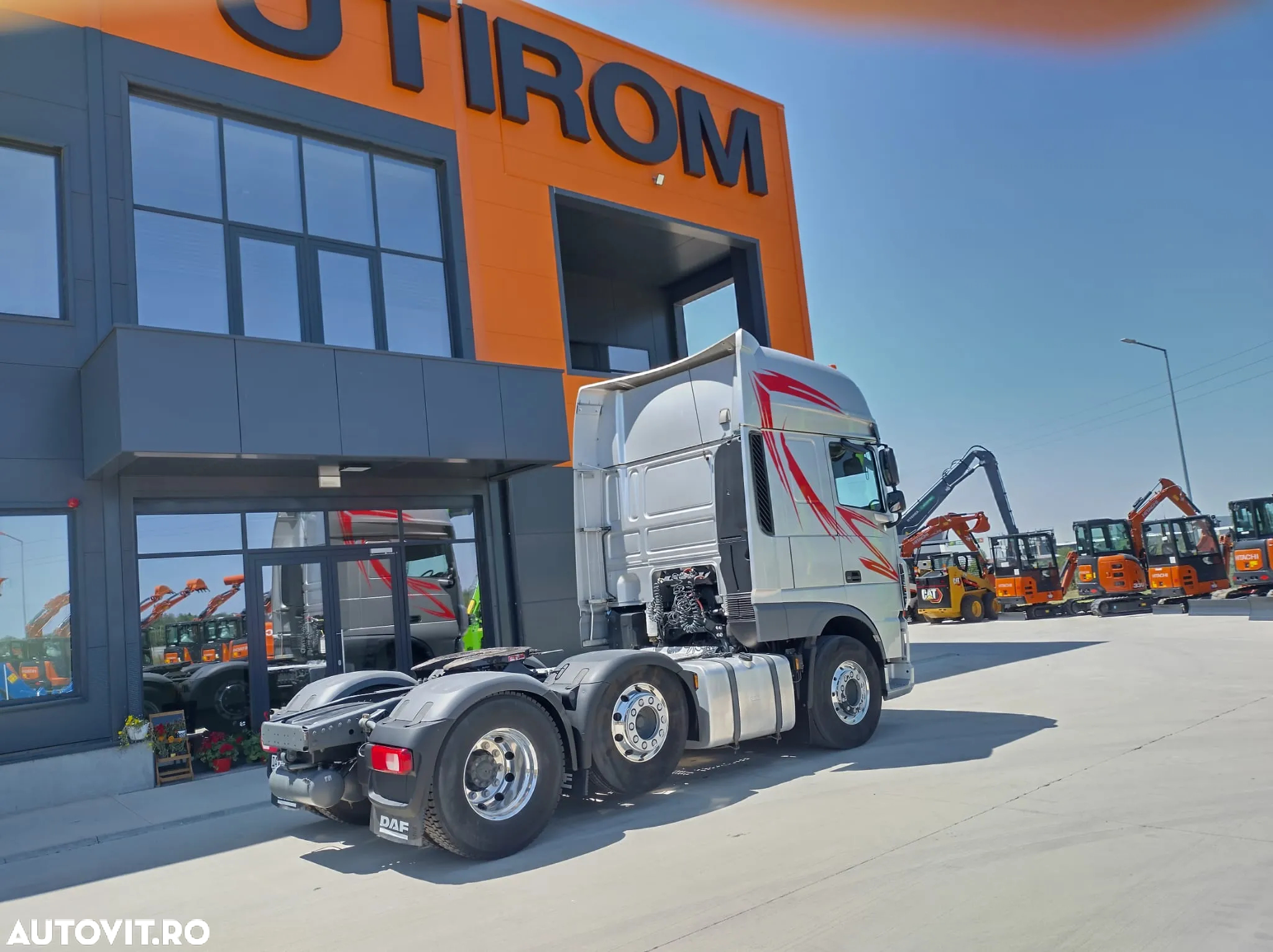 DAF XF 530 6x2, axa liftabila, RETARDER, Super Space 41900 eur+Tva, 12,9l, 2 girofaruri, proiectoare, faruri ceata, Frigider, Aer cond stationare, Anv balon puntea fata, Anv 80% ok, posibilitate leasing 4 ani,  50t cu trailer 3 axe,PROMOTIE 41900 EUR+Tva - 24