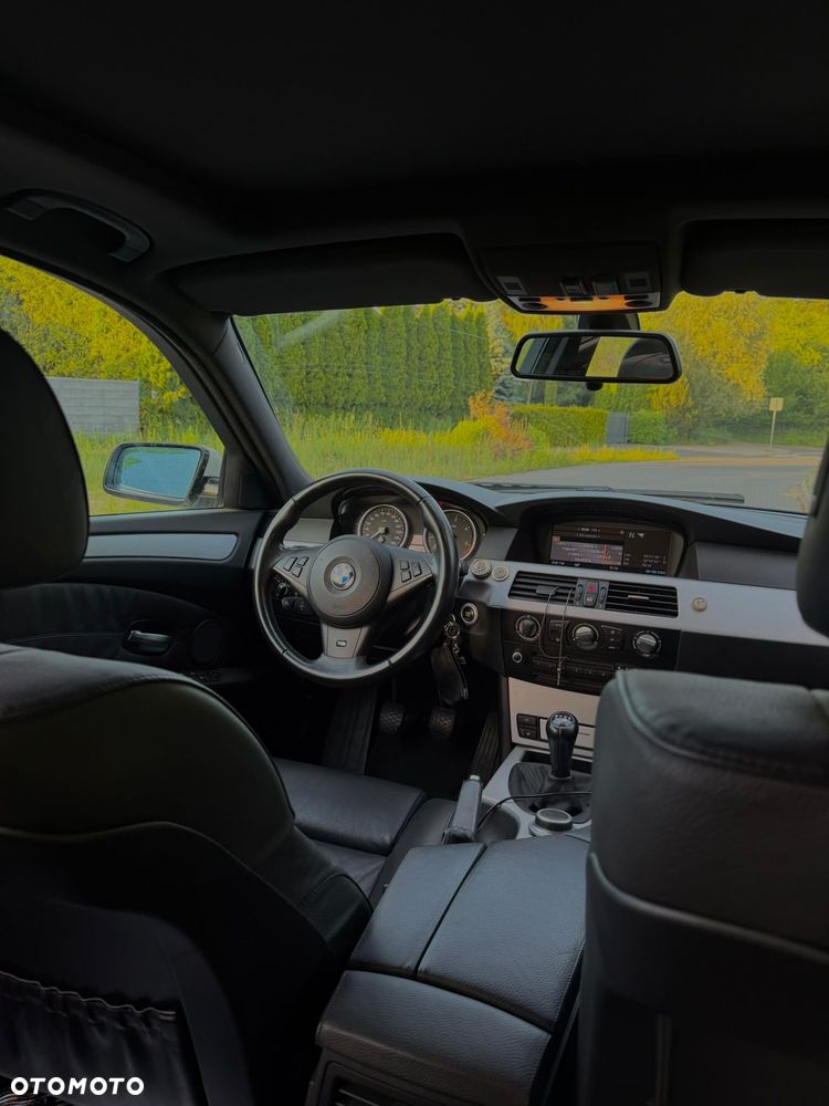 BMW Seria 5 525d - 9