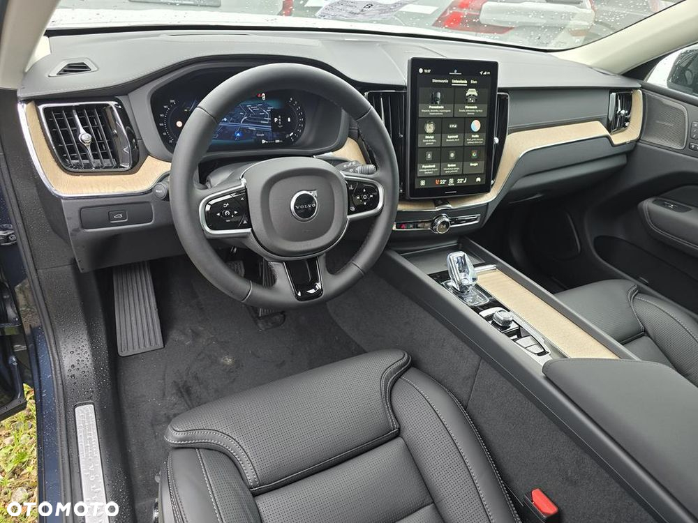 Volvo XC 60 B5 B AWD Plus Dark - 11