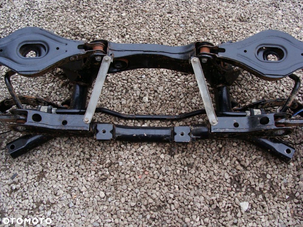 zawieszenie tylne mitshubishi outlander ii peugeot 4007 citroen c-crosser - 8