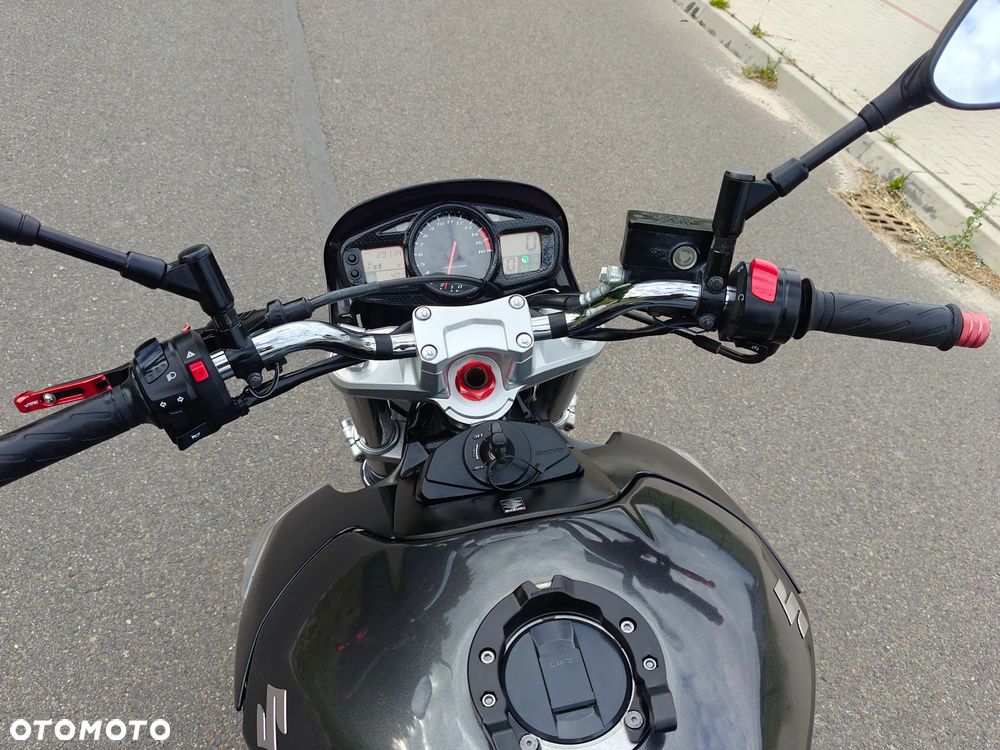 Suzuki GSR - 15
