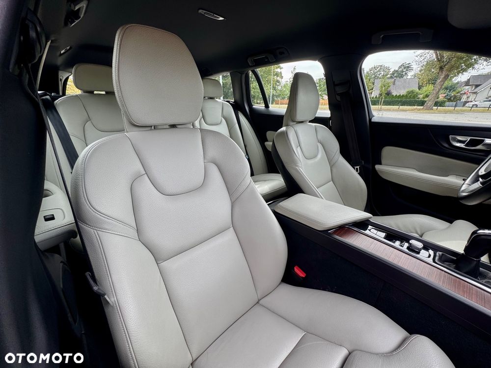 Volvo V60 D3 Momentum Pro - 32