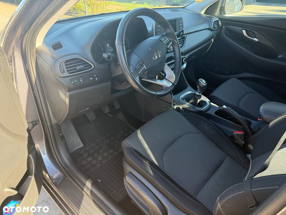 Hyundai i30 1.4 Classic + - 9
