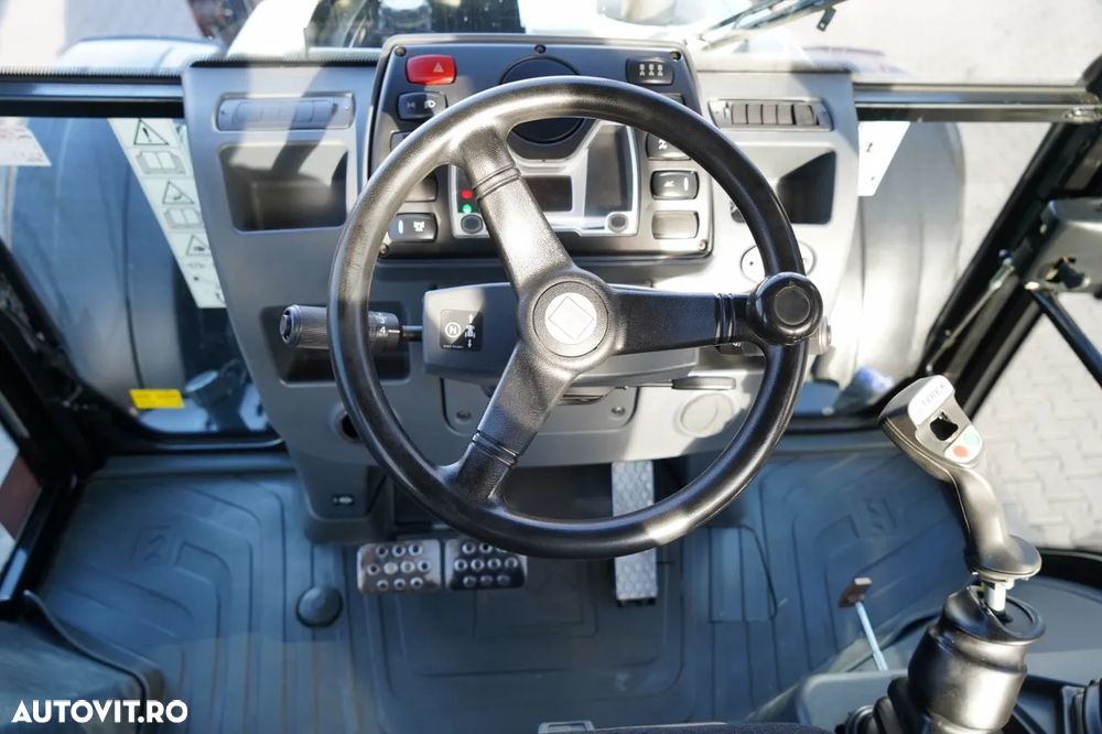 Terex TLB 990 / BULDOEXCAVATOR / SET CUPĂ / 3.300 ORE / - 31