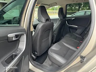 Volvo XC 60 2.0 D3 Drive - 8