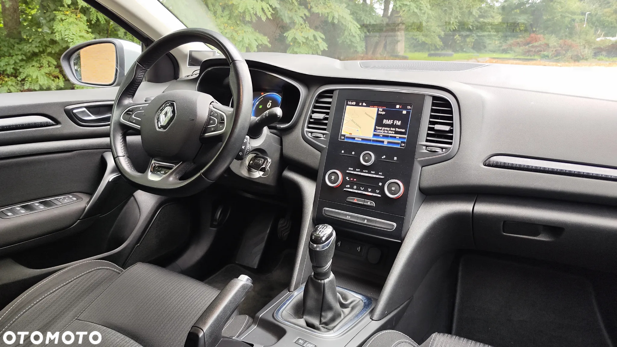 Renault Megane ENERGY TCe 100 EXPERIENCE - 29