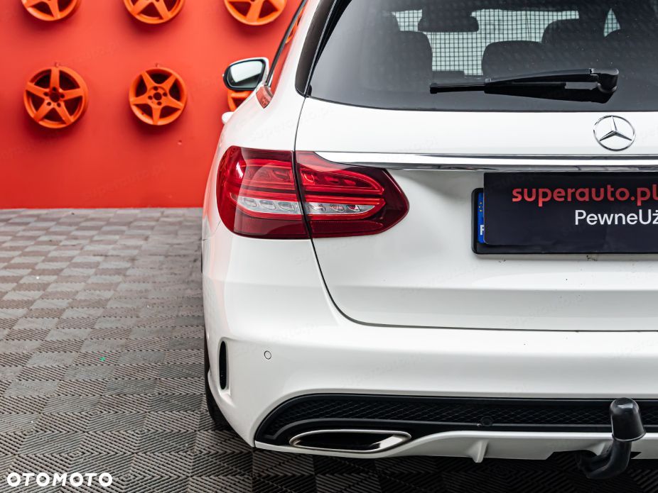 Mercedes-Benz Klasa C 300 9G-TRONIC - 26