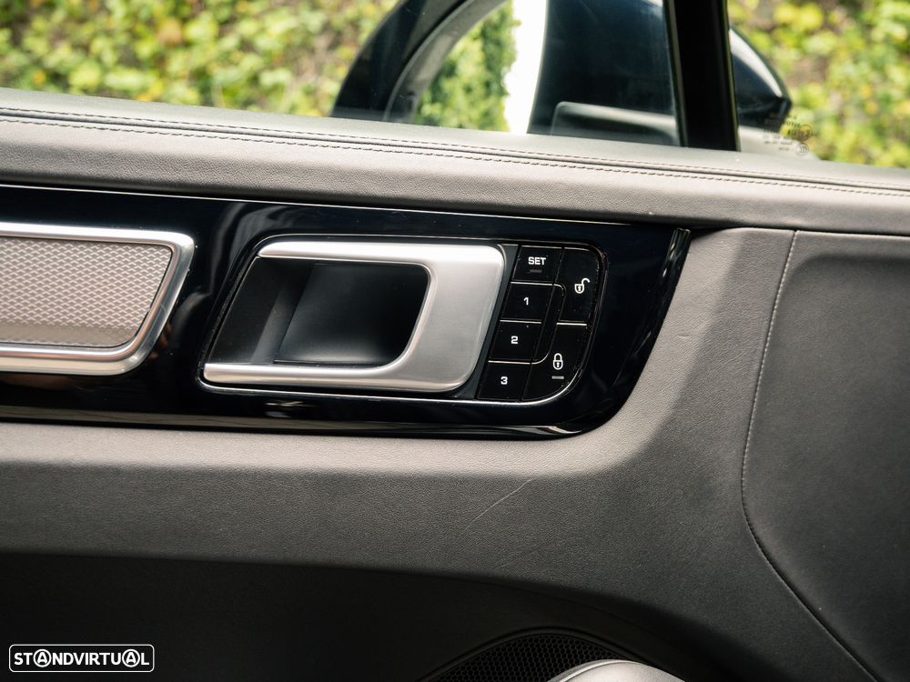 Porsche Cayenne E-Hybrid Tiptronic S - 42