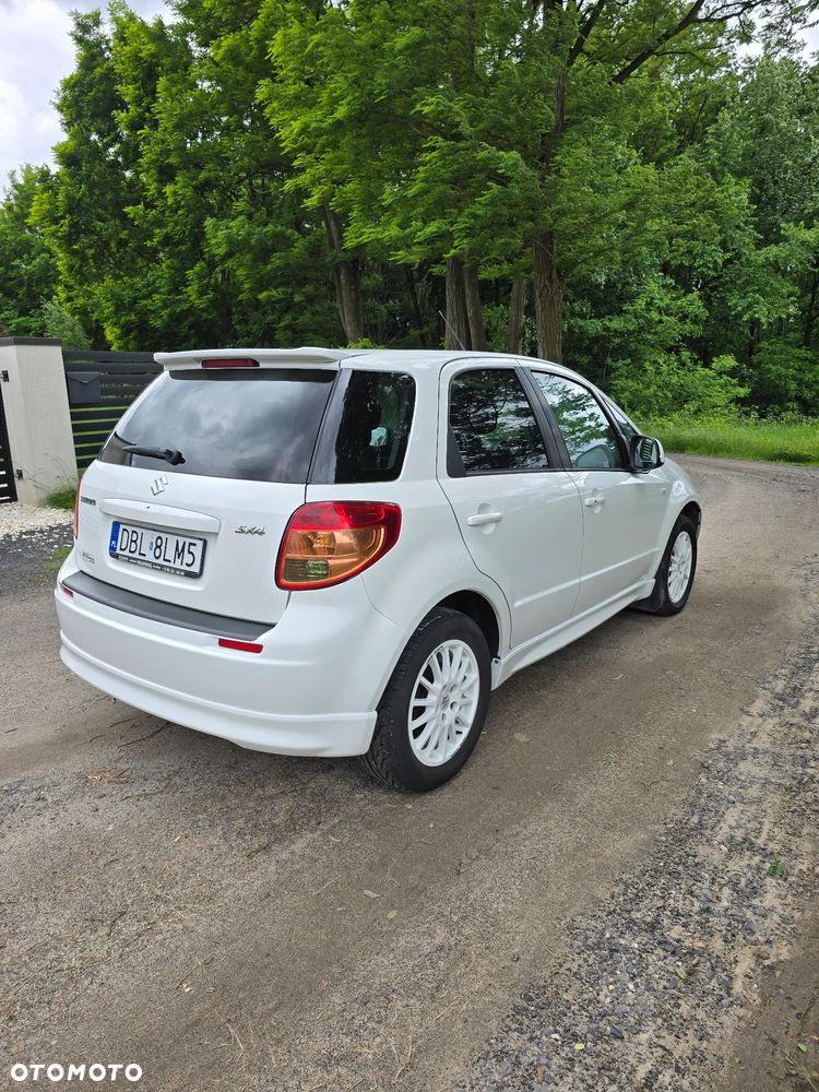 Suzuki SX4 1.6 GS / Premium - 4