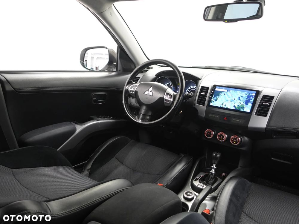 Mitsubishi Outlander - 29