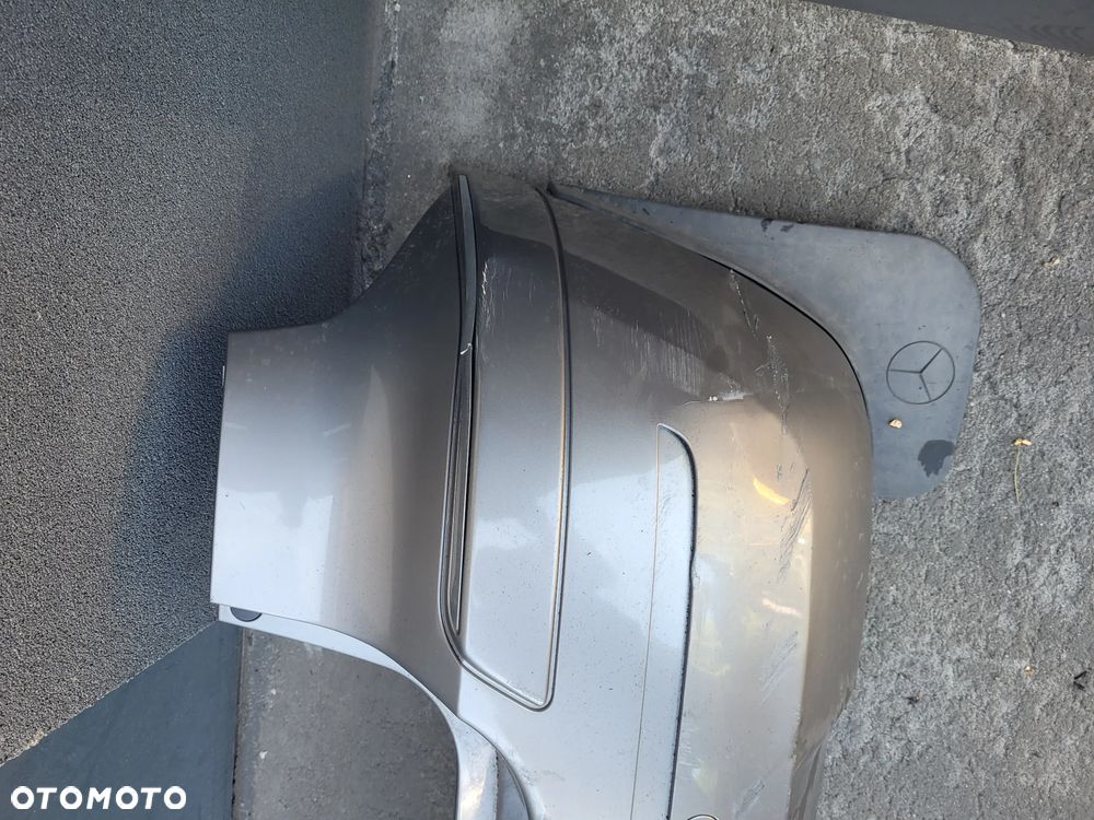 Zderzak tył mercedes w245 Kod lakieru: 748 - 14