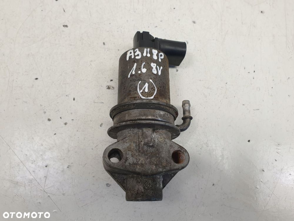 Audi A3 II 8P 1.6 8V ZAWÓR EGR 72257402 - 1