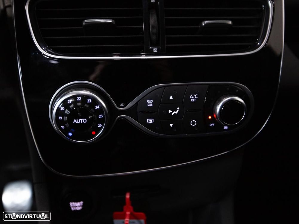 Renault Clio Sport Tourer 1.5 dCi GT Line - 19