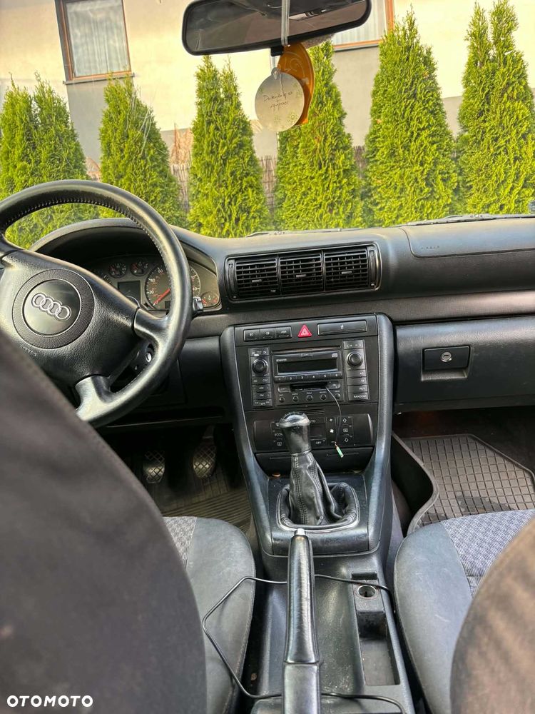 Audi A4 Avant 2000 photo 5