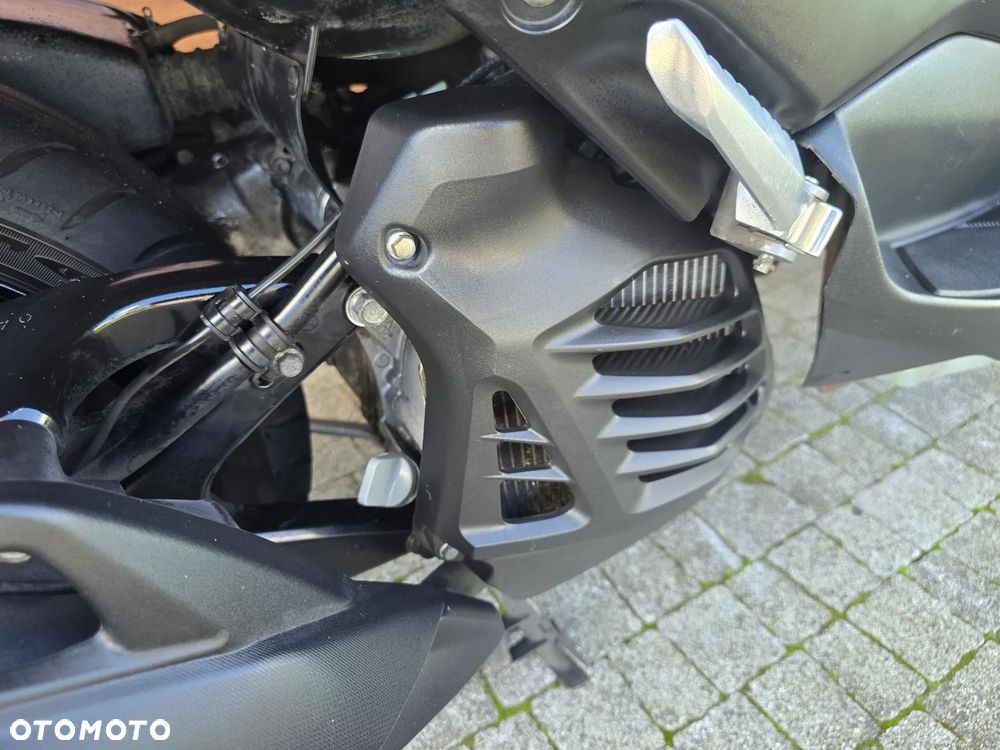 Yamaha NMAX - 17