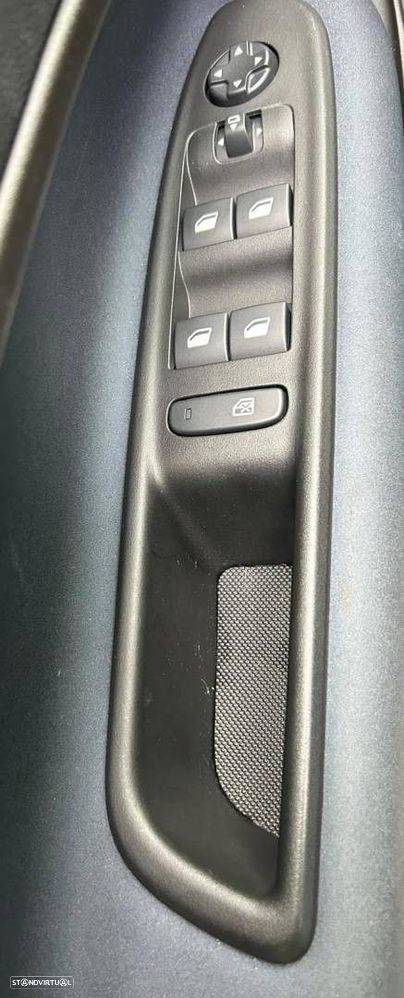 Alfa Romeo Junior 1.2 eDCT6 - 11