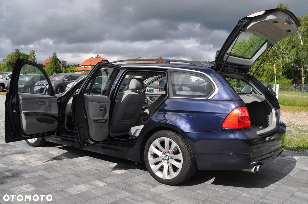 BMW Seria 3 330d xDrive DPF Edition Sport - 18