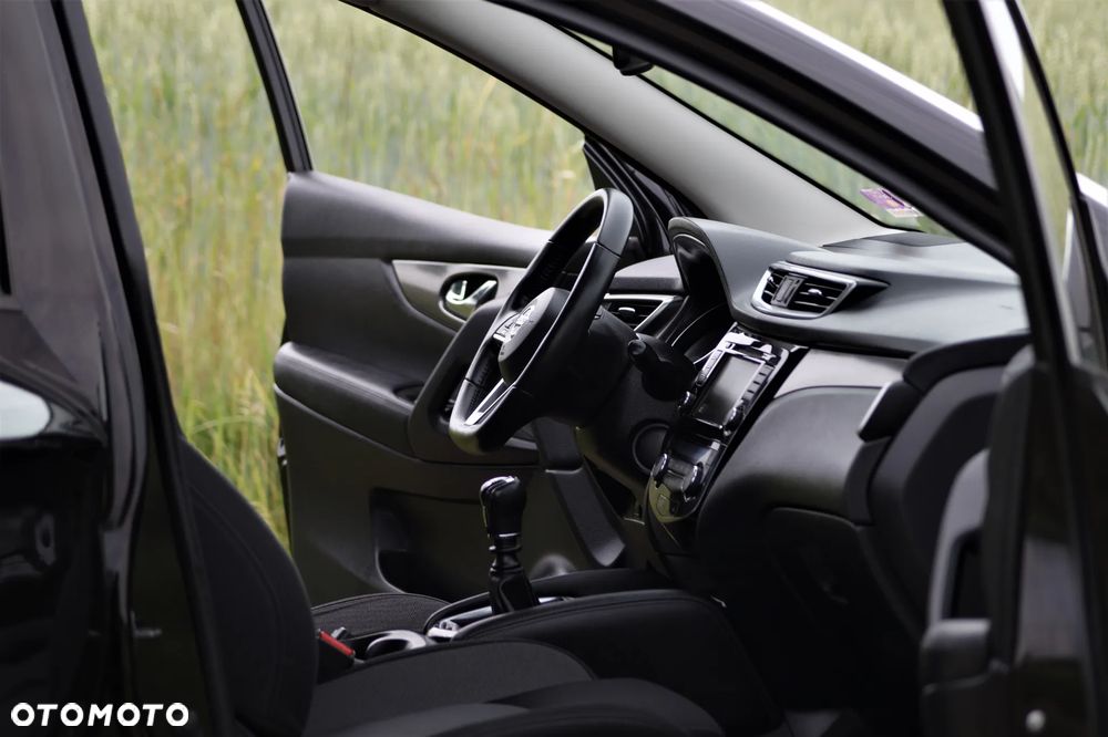 Nissan Qashqai - 25