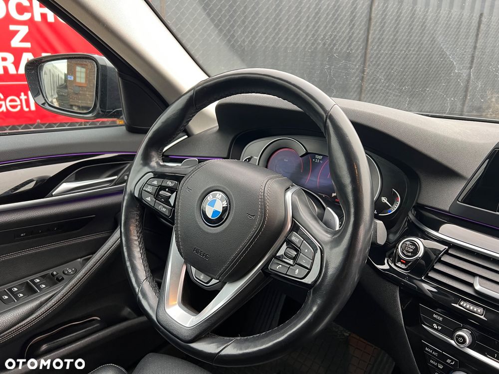 BMW Seria 5 520d Luxury Line sport - 16